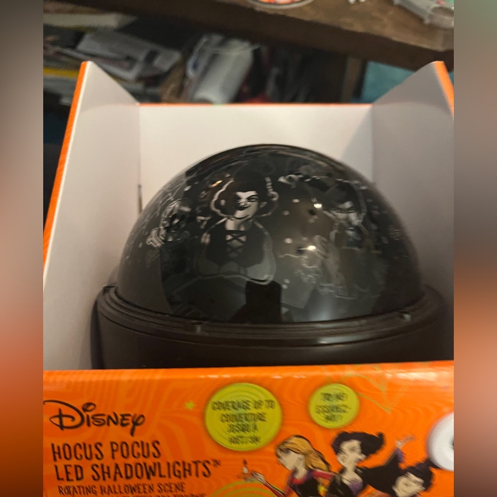 NWT Disney Hocus Pocus Halloween LED Shadow Rotating Light Projector - Picture 3 of 6